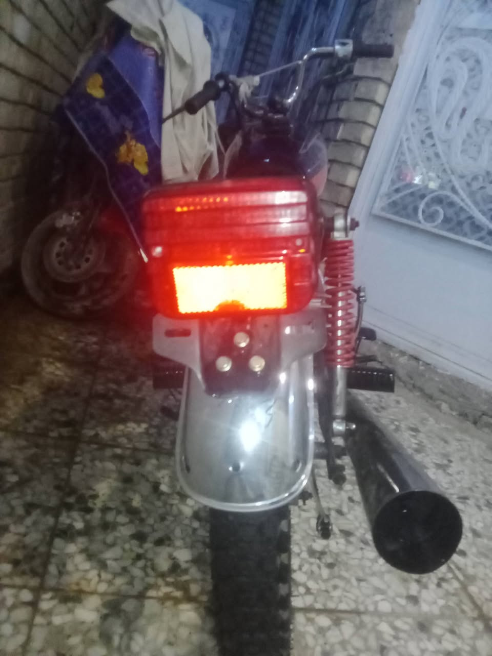 نامه 4 كير موديل 23 مبدل فلنجه امامي وزوج وياله وزوج تايرات سعره400 وبيه مجال لشراي مكاني بغداد الكرخ سيديه هاذ رقمي بي واتساب ***********
