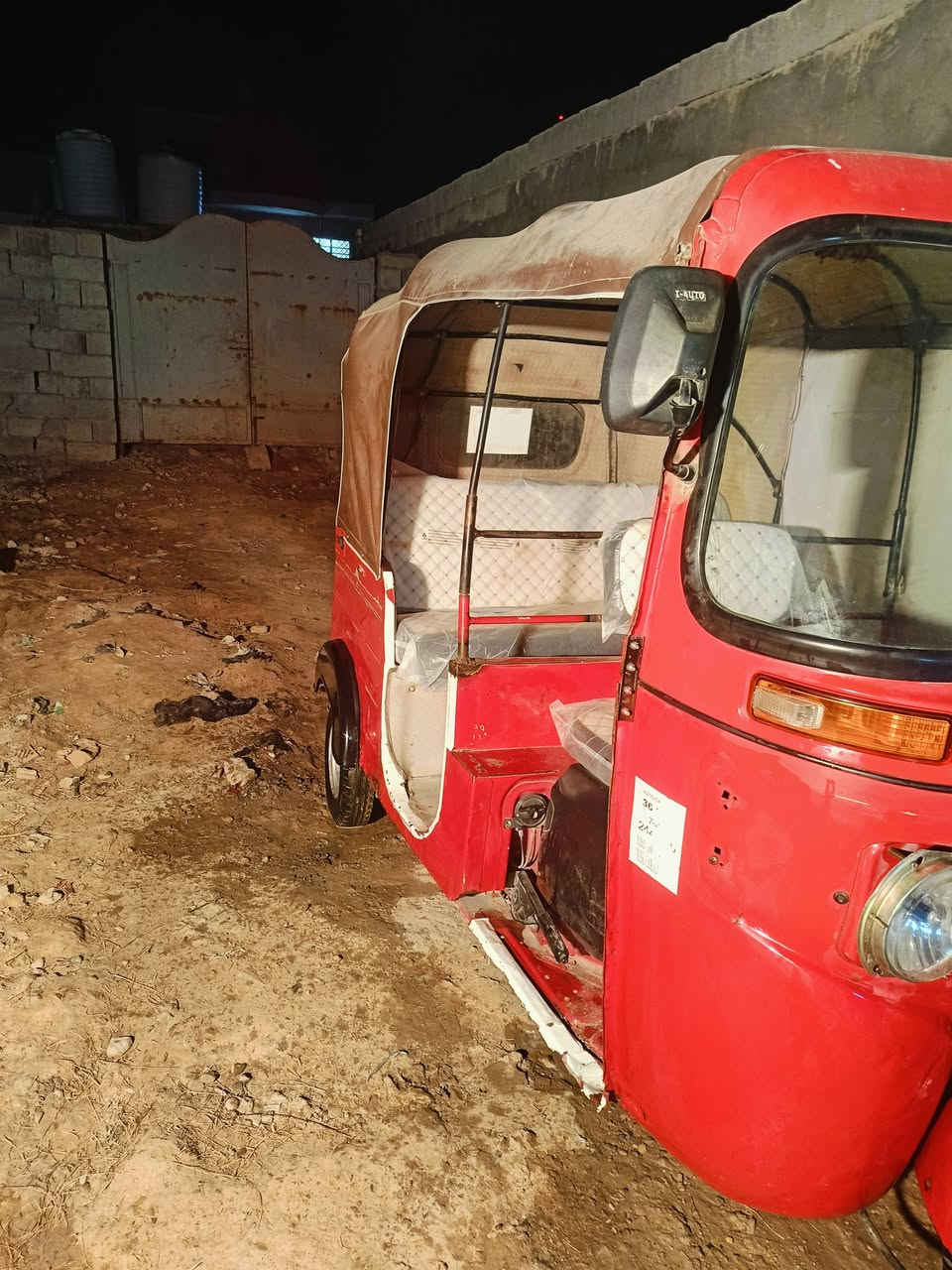 سلام عليكم تكتك البيع 17شهر5وراق كامله الترقيم تكتك بلاديه بيه خياس بس جوه تأثير المامي مكائني نهروان ***********
