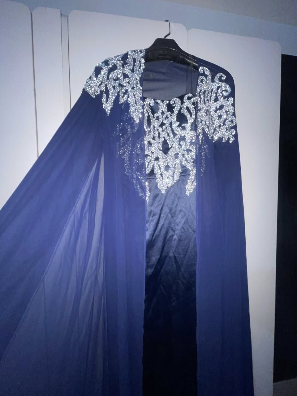 هلو بنات
فساتتين ودراعه لابستهن ع ساعه الفساتين يلبسن من 40-42 والدراعه تلبس38-44 لان بيها تصغير وتكبيير واحتمال اكثر وزن بعد تلبس مكاني بغداد الفستان الواحد ع 40  والدراعه ب30


**إذا كنت صاحب هذا الإعلان وتريد حذفه لأي سبب، رجاءا أرسل رسالة إلى الدعم الفني**