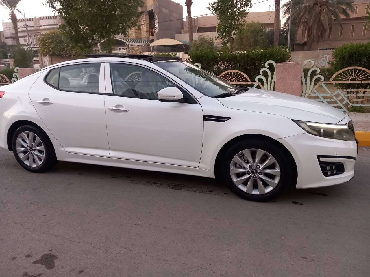 ‏‎السلام عليكم
كيا اوبتيما 2014 شكل ل15

رقم اربيل انگليزي خليجي

كفاله عامه عده البنيد مصبوغ بدون تصليح او ضرر داخلي 

فووول موصفات 

‏‎محرك 2400 مامفتوح 

 بصمه+ بنوراما

شاشه بلاد داخل صاج 

كشنات جلد +كشنات تدفئه استيرن تدفئه +كشنات كهرباء كشن ذاكره 

‎ لايت امامي زينون مع حاجب LED

‏بلاجكتور بقلاوه 

‏‎ ترحيب فتح المرايا اوتماتك عند الاقتراب 

‏ كاميرا خلفية اصل مع حساس خلفي 

 دبل كزوز  مع شعار كيا 

‏ بك لايت LED  

‏ يدات ابواب نيكل داخل وخارج

‏ تحكم ستيرن جهتين فول مع بلوتوث وحاكية وكروس سرعة  مع 3 انضمه للقيادة سبورت- اقتصادي- عادي

‏تبريد قطعتين امامي خلفي

حداديه جديده

تبريد ثلج

السياره جديده وجاهزه من كلشي 

السعر ب152 وبيه مجال جدآ بسيط

العنوان واسط النعمانيه 

موبايل ***********

***********
