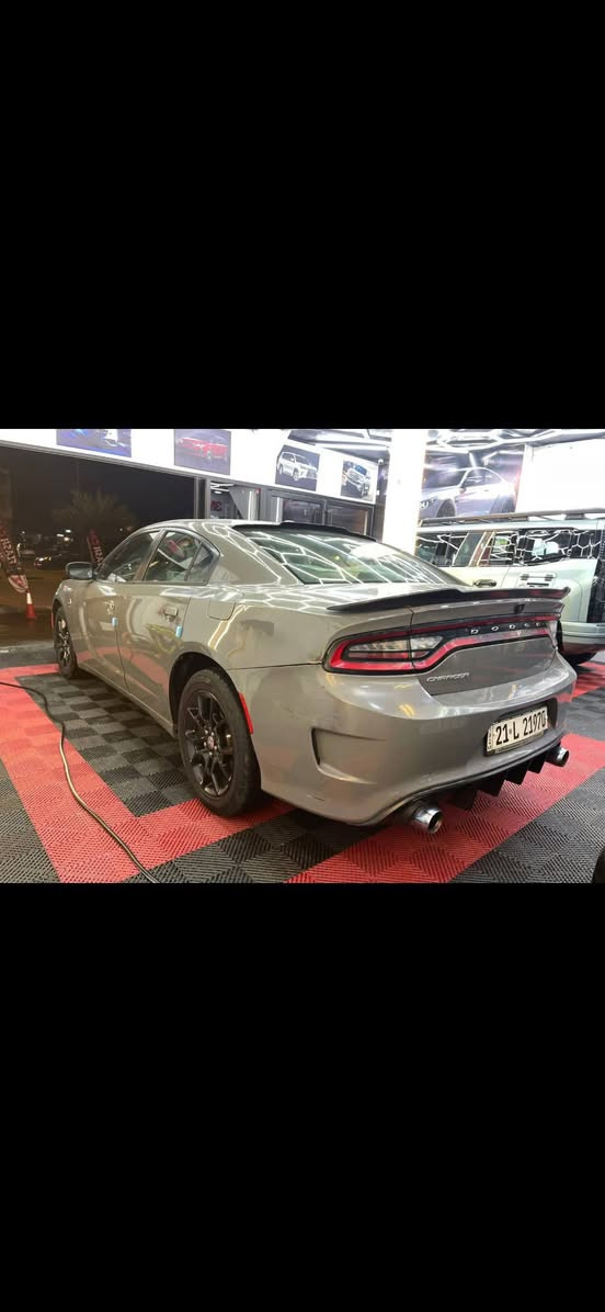 لسلام عليكم 🇮🇶
جارجر للبيع موديل ٢٠١٧امريكي 
بدون حادث كلين كلين  صور للسونار مرفقة
دعاميات صبغ
بنيد بي جراد
بدون اير باك
ماشيه 113
فور ويل ملغي 
مكينة سته 3600
 
سعر 167 
***********
