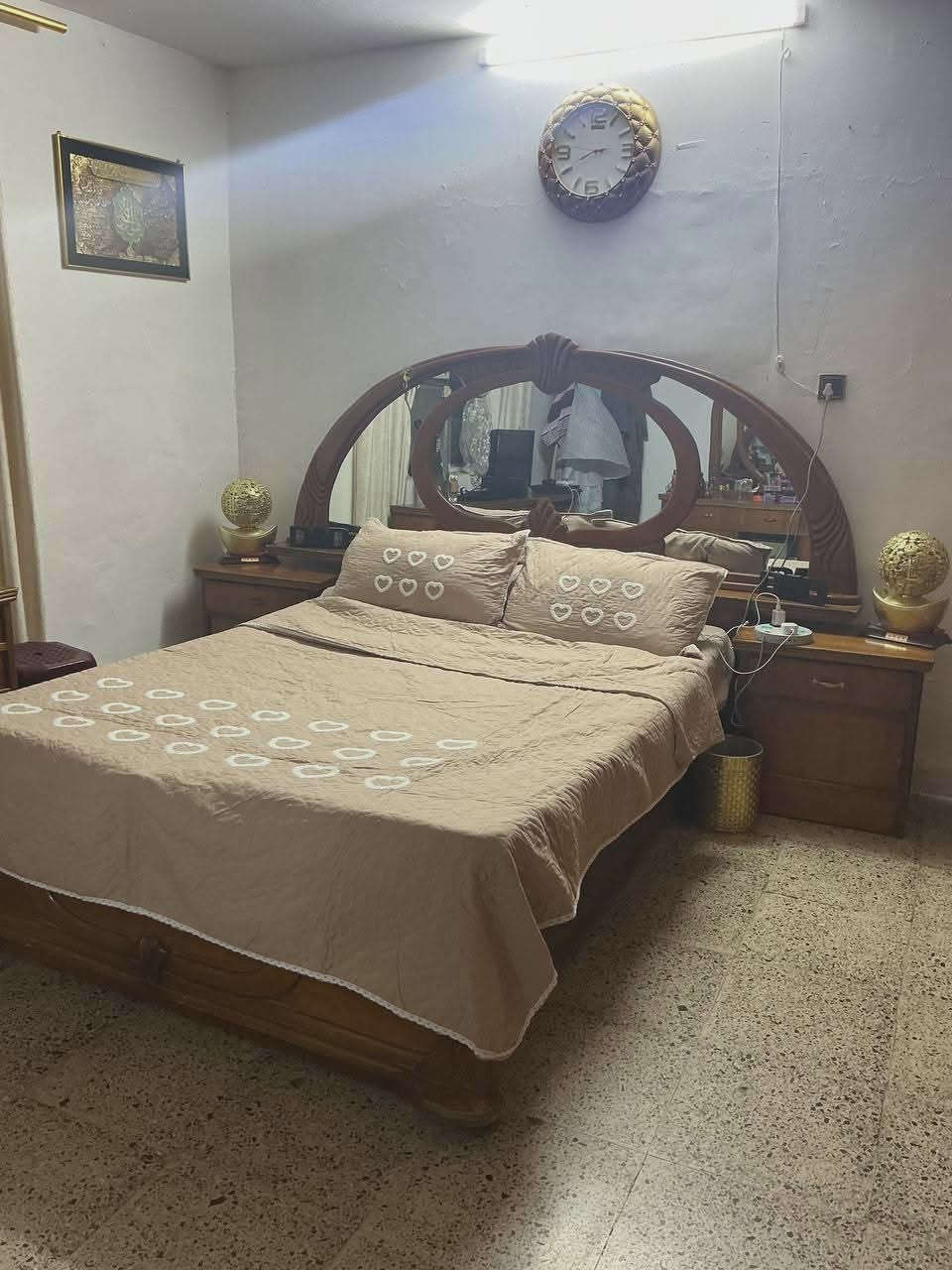 غرفة نوم صاج نظيفة حيل 8 قطع ب 500 وبيها مجال


**إذا كنت صاحب هذا الإعلان وتريد حذفه لأي سبب، رجاءا أرسل رسالة إلى الدعم الفني**