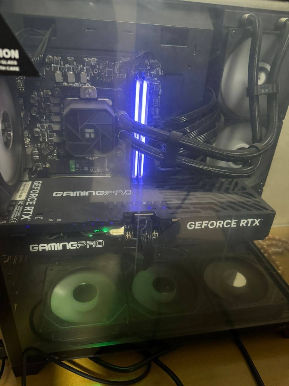السلام عليكم
تجميعه rtx5070 جديده و مستعمله فترة قليله جداً للبيع 
شباب رسايل على ماسنجر متوصلني
i5-14400F 
rtx5070 
32 ddr5 6000mhz
2tb nvme m.2 5500 wd
750w bronze 
باقي المواصفات بالصور 
السعر على الواتس بسبب اللي يكسرون بالاسعار ***********
