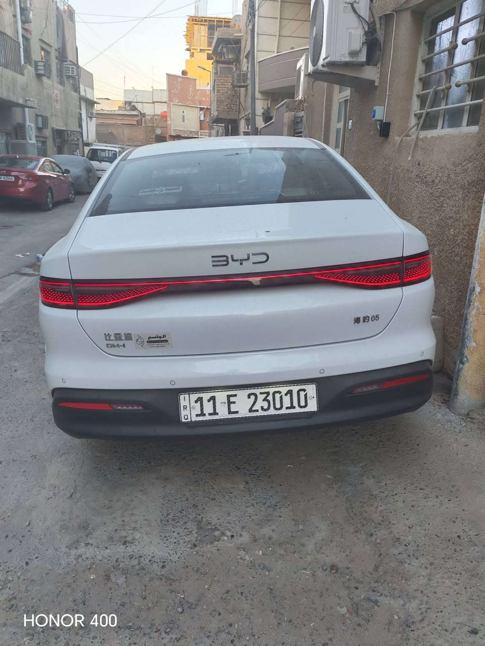 السلام عليكم بي واي دي سيل فايف الكير التعليك تجي بطاريته اكبر من العاديه بطاريته ١٢٨ كيلو شحنه وحده تمشيك يوم كامل السياره بعده وضع شركة ماشيه ٤٠٠٠ قابل للزياده مغلفه دشبول وبيبان نايلون حراري ارضيات حوضيه صندوك  حاطله جلد عنواني بغداد الاعظمية رقمي *********** السعر ٢١ ونص وبي مجال بسيط
