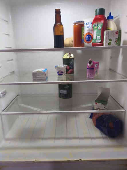 ثلاجه ومجمد شغاله ثلج سعر ٢٣٠ قفل للاتصال ***********
