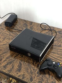 اكس بوكس 360 للبيع بي 60 لعبه جهاز نظيف وتوصيل للجهاز مجاني بغداد فقط ...