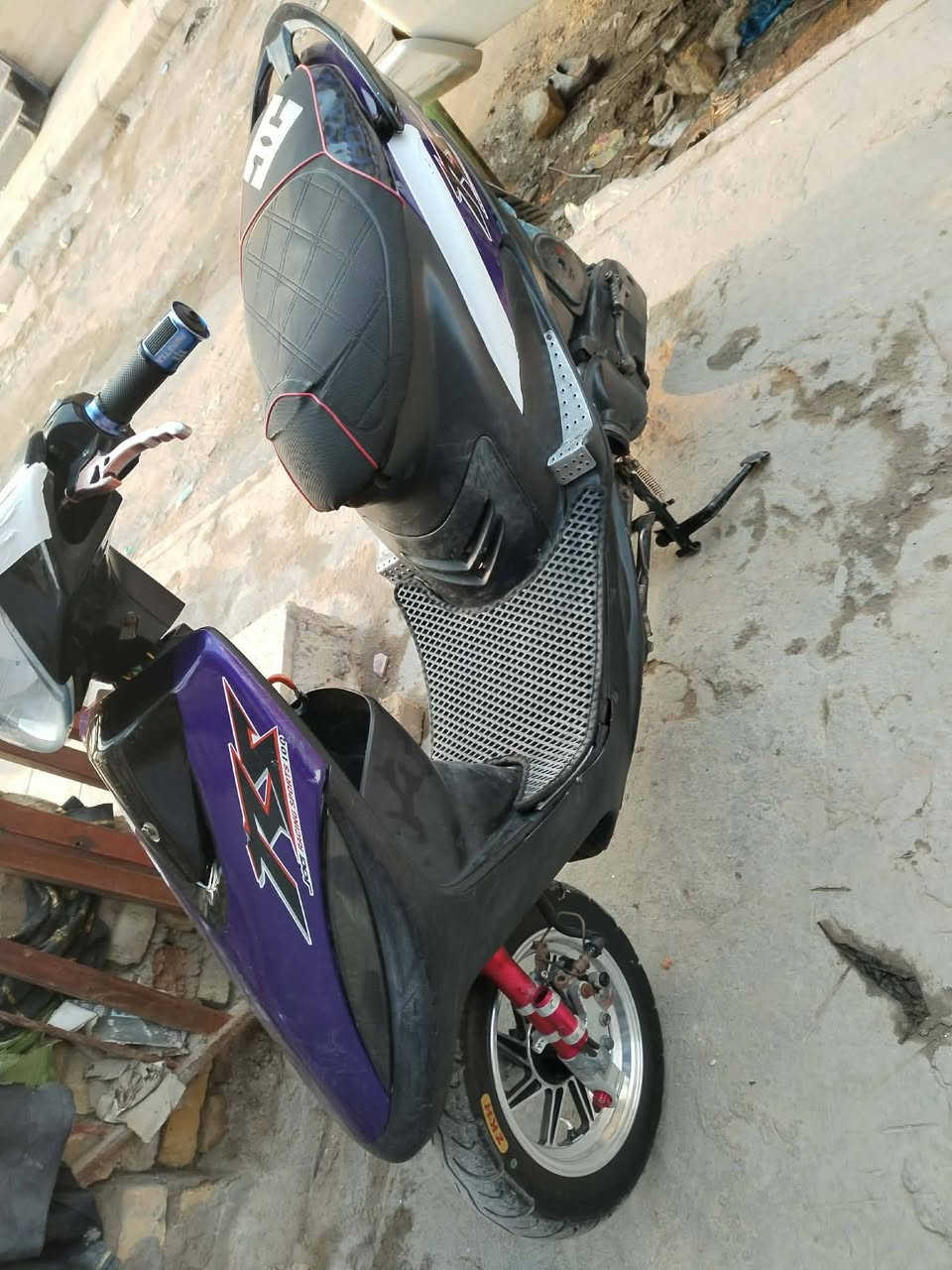 سلام عليكم دراجه ماكس عدله ✅
للبيع مكينه 50 بلاد 🙂‍↕️ 

شلعه ومعدل فولل طيران ✈️
شراي يتصل ***********
