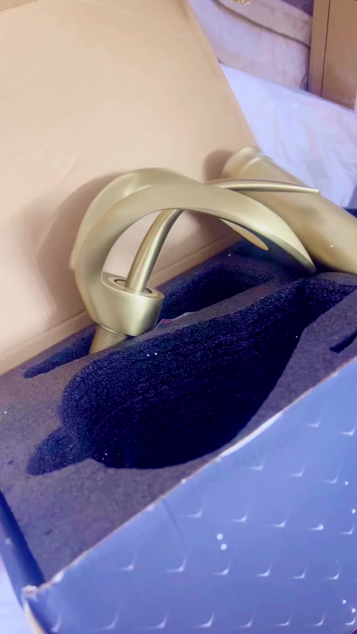 خلاط ماء مغسله بهذا الشكل نحاس ثقيل وزنه ٥ ونص كيلو


**إذا كنت صاحب هذا الإعلان وتريد حذفه لأي سبب، رجاءا أرسل رسالة إلى الدعم الفني**