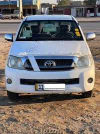 للبيع بيك اب هايلوكس موديل 2011 الشركه العامه رقم بغداد دولي سنوية لغا...