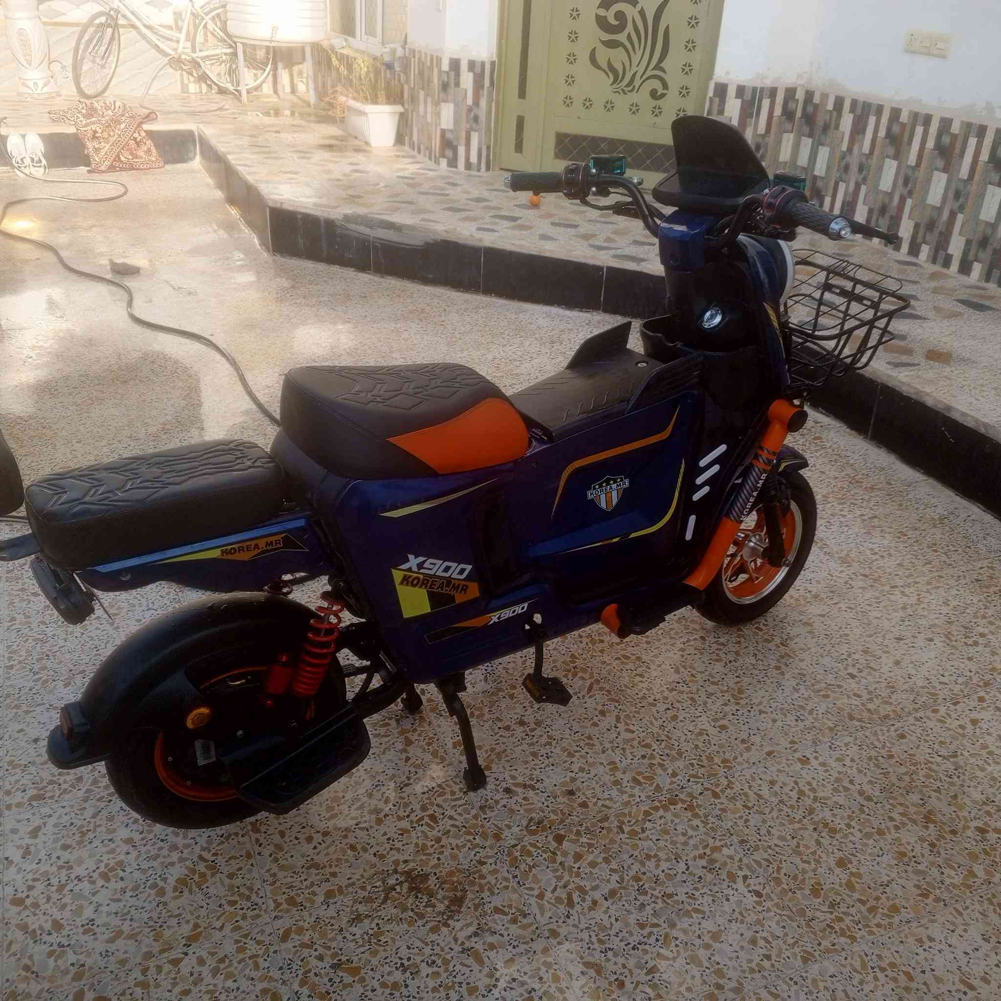 السلام عليكم شباب هذه المطور شحن للبيع السعر 550 هذه الرقم يتصل ***********
