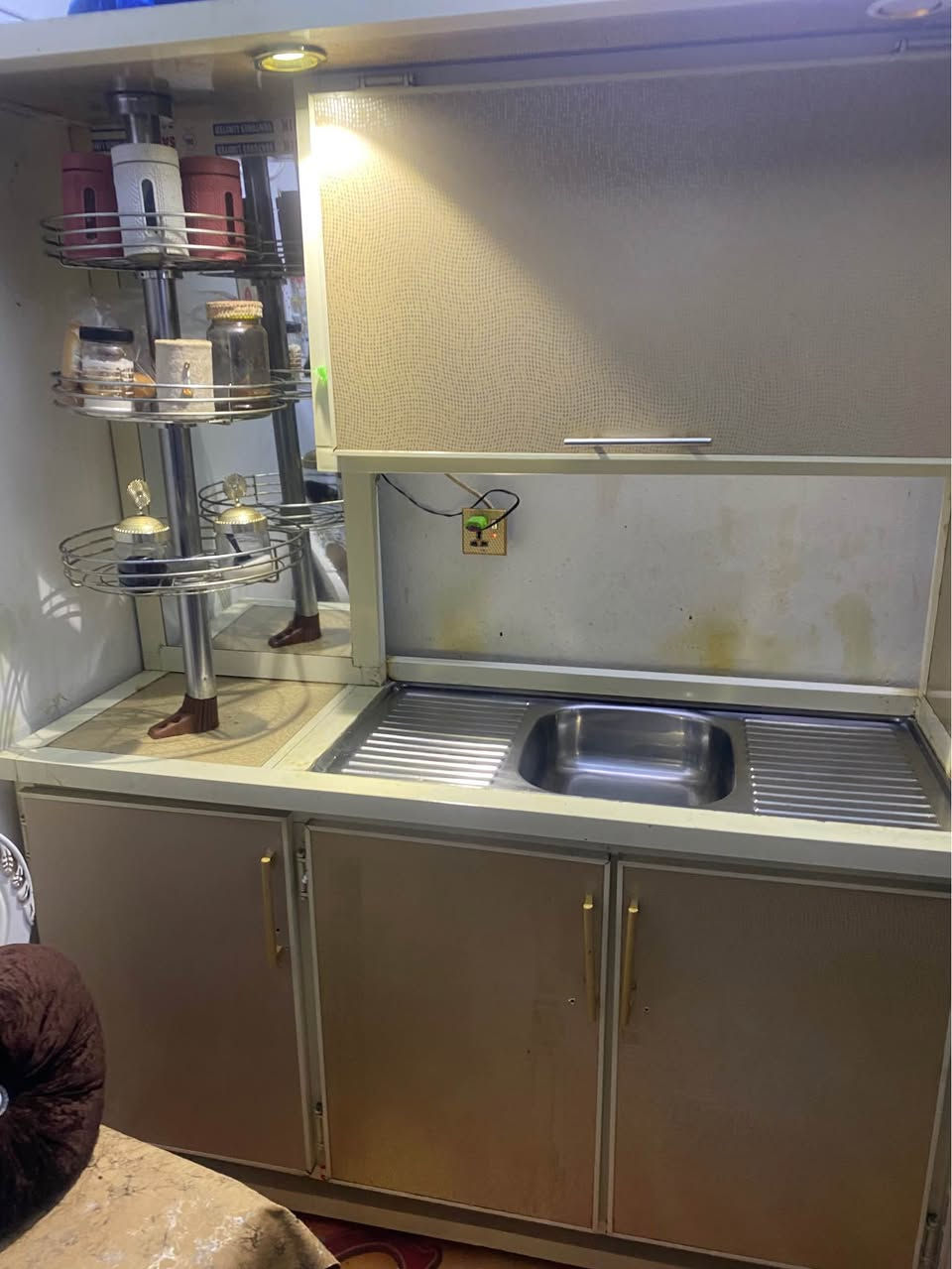 كاوتر مترين ابو سنك تسكام سعر خاص معه سنك مرمري متر ونص كربلاء ***********راسل خاص بي وات ساب كربلاء, العراق
