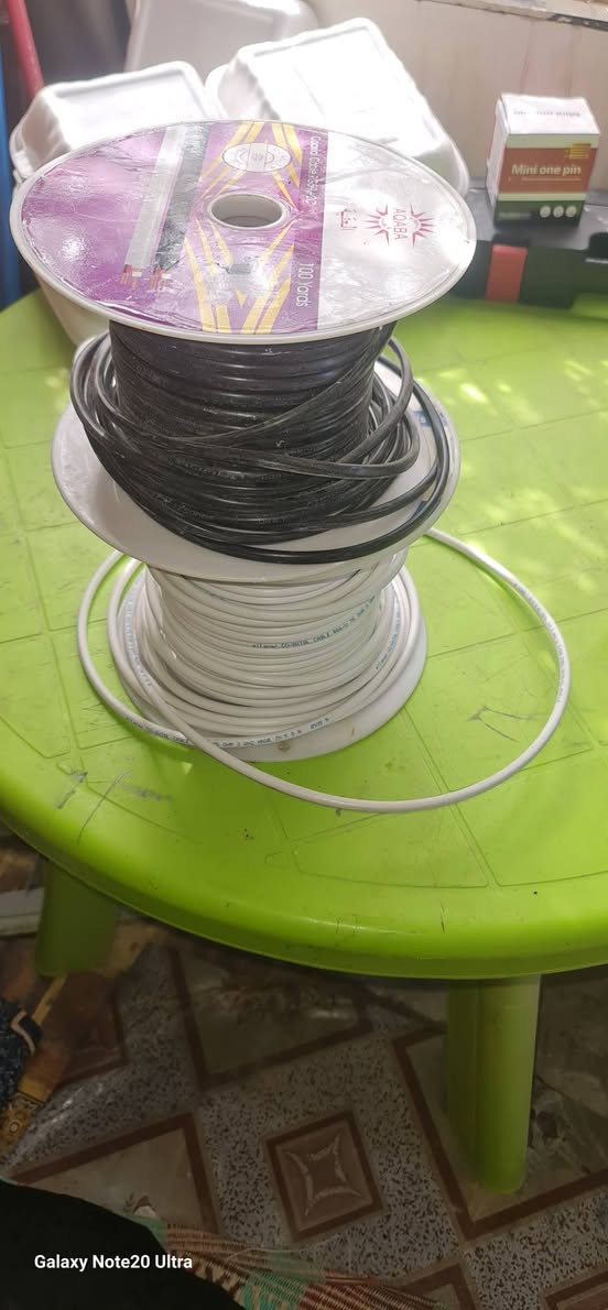 ظفيره كل وحده 20 متر سعر اللفه ب 10الف مكاين حلاقه سعرهن 10 الاف بكرات انترنتت وستلايت سعرهن15الف ماكينه لحيم سعرها 30الف المكان ناصريه مركز الاستفسار واتساب او اتصال على الرقم.    ***********
