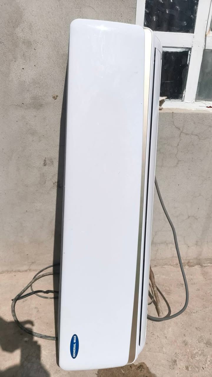 سبلت جنرال ماكس نظيف جدا مال بيت حجم طنين. كامل مع ملحقاته شرط. سعره 320 بي مجال بسيط. مكانه الموصل الجانب الأيمن. ما عدا النصب
***********
***********
