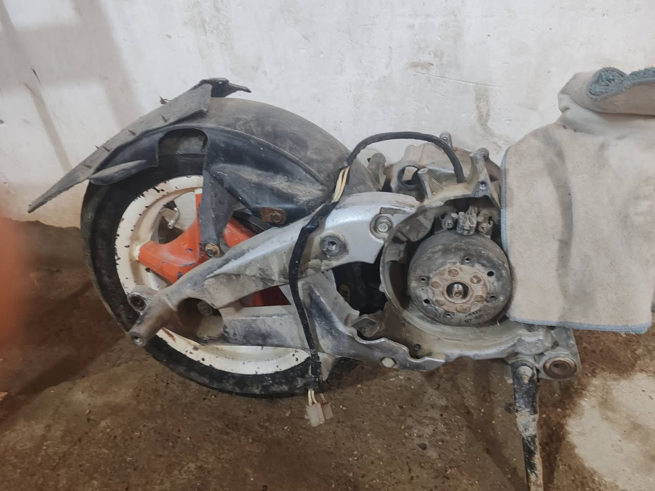 شتريد غراض سكنس  ياباني نثيه عندي كوله بلادي وع الفحص العليك راسلني وتدللو
مكينه شغال شرط لا تبخير ولاتنقيص
كابريتر
ماكينه
ظفيره
بدبلات اماميه وخلفيه
صالنصه شيال
وياله تايران
ماكنيت


**إذا كنت صاحب هذا الإعلان وتريد حذفه لأي سبب، رجاءا أرسل رسالة إلى الدعم الفني**