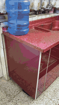 مطبخ تركي مستعمل للبيع بحاله جيده يباع بدون مايكروويف+ثلاجة+الاوفن+ قياس 8متر يطلع 
للاستفسار الاتصال على الرقم التالي /***********
