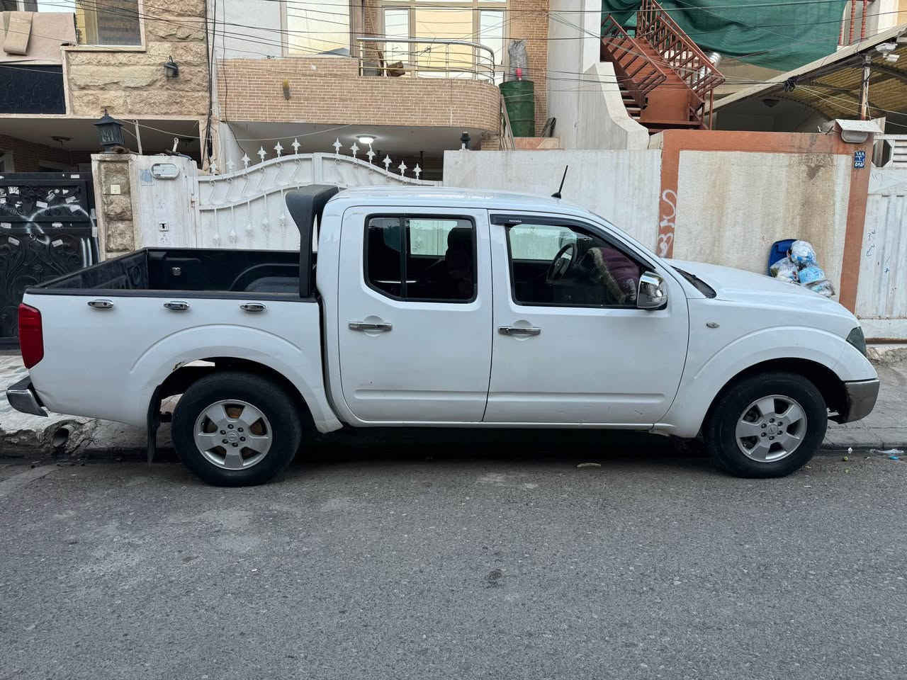 نيسان ناڤارا ٢٠١١ 
رةقةم و سةنةوى نوية 
٣ پارچةى پيشي سبوغة كةميك ژوورى گرتية 
مةكينة كرايتةوة 
گير و مةكينة و ئةكسل بةشةرت 
نرخى ٨٢$ وةرةقة 
رةقةم موبايل *********** أربيل, العراق
