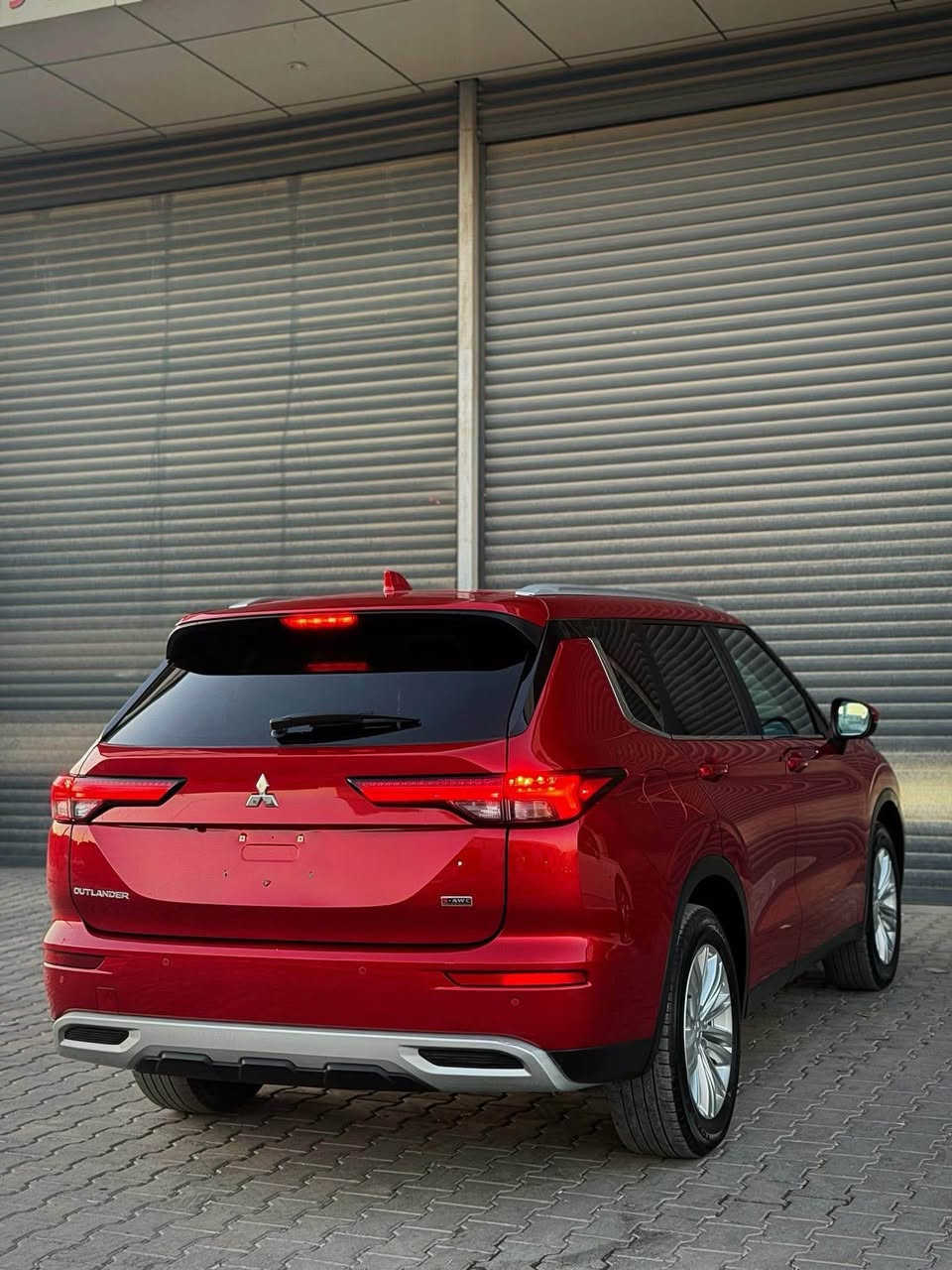 میتسوبیشی ئاوتلاندەر ٢٠٢٤ 
Se

مۆدێل: 2024

ماوەی ڕۆشتن : 19 هەزار میل

ڕەنگ: سور

بزوێنەر : 2.5L ( 4,پستۆن )

مواسەفات Se:
 (پانۆراما ، ‎دەبل ئەکسل (Awc), درگا بەسمە بەسمەی ئیشپێکردن کامێرای دواوە راداری پێش و دواوە و لاتەنیشتەکان برێک ئیمێرجنسی حەساسی دواوە‎،5 مۆدی لێخوڕین(Sport Normal Off-Road Snow Eco), ‎هاندبرێک بەسمە، ‎اوتو ستارات (𝐀𝐔𝐓𝐎 𝐒𝐓𝐀𝐑𝐓)، ‎اوتو ستوب (𝐀𝐔𝐓𝐎  𝐒𝐓𝐎𝐏)، ‎ (Abs Tcs Apple Car Play android auto)ئاوێنە ئیشارەت و کارەبایی ، تەبرید لەمس تەبرید مەرکەزی دوو کوشنی پێشەوە هیتەر سندوق کارەبایی ، لایت لیدو زینۆن و بەگ لایت لید …
مواسەفاتی تری زۆرە

ژمارە کاتیە دوو مانگی لەگەڵە بۆ ڕەقەم کردن

شوێن سلێمانی

بۆ زانیاری زیاتر :
0772 527 8629 السليمانية, العراق
