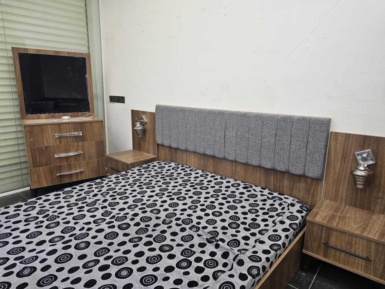 يا الله يارزاق غرفة النوم نضيف مابي عيب شراي تعال خاص


**إذا كنت صاحب هذا الإعلان وتريد حذفه لأي سبب، رجاءا أرسل رسالة إلى الدعم الفني**