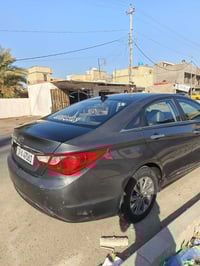 سوناتا 2013   مكينه كير مكفوله   كشرها بي ملاحظات وبيها بالصفحتين بارد...