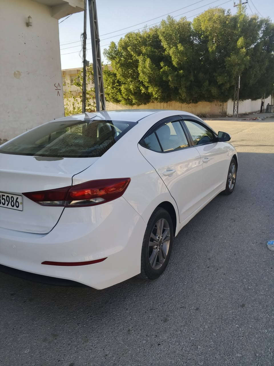 النترا ٢٠١٧ أمريكي رقم نجف دولي 
محرك ٢٠٠٠ دوش 
مكفولة من الحادث كله ليبل واحد 
بيها رشات صبغ بدون ضربه قويه 
محرك وكير مكفولات حداديه جديده تخم تاير جديد تبريد ثلج السعر ١١٥$ مكانه كوفه رجآ بدون خاص ***********
