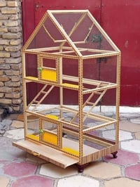 قفص خشبي • جديد غير مستعمل • ١٫٦٥م ارتفاع