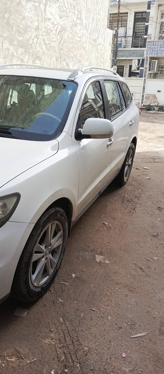 سنتافيا ٢٠١١ خليجي ٦ سلندر ٣٥٠٠ فول مواصفات
فور ويل رقم بغداد الانكليزي باسمي وهزة بعدها مساقطة 
حساسات خلفية 
شاشة وكامرة
سلايد
٧ راكب
٣ قطع تبريد 
كشن كهرباء
كشنات جلد
تحكم ستيرن جهتين 
بصمة ابواب  وتشغيل
مري شفط واشاير بالمري
محرك مفتوح تبديل كازكيت على ايدي وكفالة لاتبخيرةولا تنقيص ولا رواجز
صبغ ربع الجاملغ الامامي وجزء من باب السائق
كير مكفول
مكانها بغداد  السعر ١٤٥ ورقة قفل
***********
