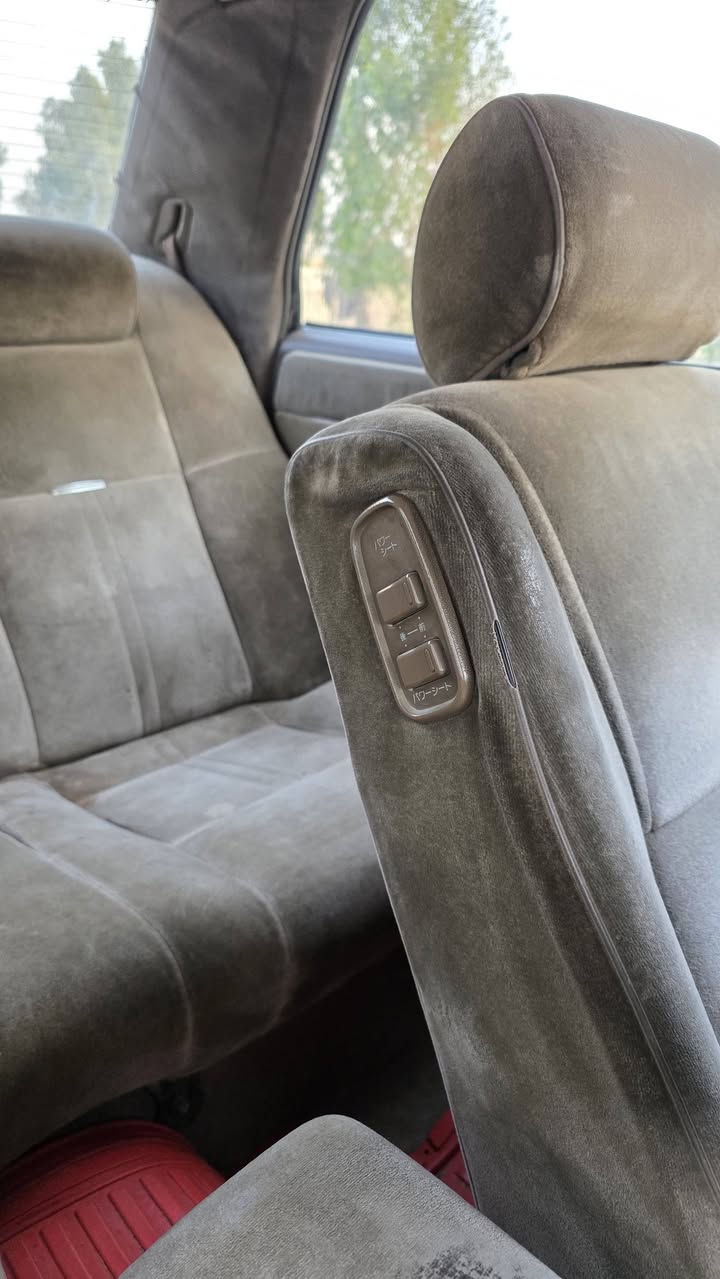 سلام عليكم هارتوب مديل ٩١ للبيع السياره محرك سته سلندر ٣٠٠٠كشنات كهرباء تبريد ثلج بس مفصول من الفيشه لايت زنون مكفوله من الكصه ونقل الجثه كير وحرك خير من الله حداديه جديده المسجل مفصول بس تشده لمعرفة السعر وللستفسار ***********
