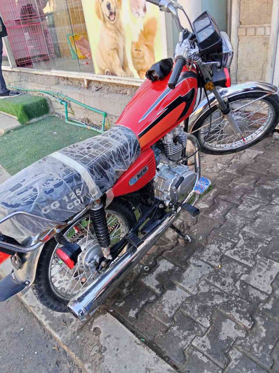 السلام عليكم اربعه كير مديل 21 وكيله حمودي العارضي  النمره الثالثه ماكو رايدها 700 وبيها مجال مستعجل عله بيعته ***********
