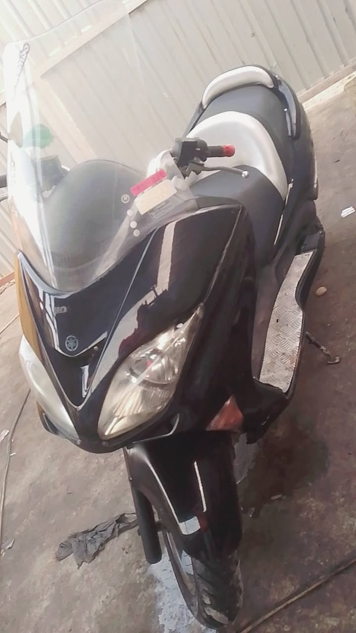 سلام عليكم شباب دراجه080 نضيفه كفرات نضيفه مكينه ناعمه لا تبخر ولا تنقص حماوه ماكو كهربائيات شغاله ستاند كهربائي بصمه وكلوباته زنون وسستم سماعات واوراقه كامله  مكاني بغداد رايده 800وبيه مجال لطيبين ***********
