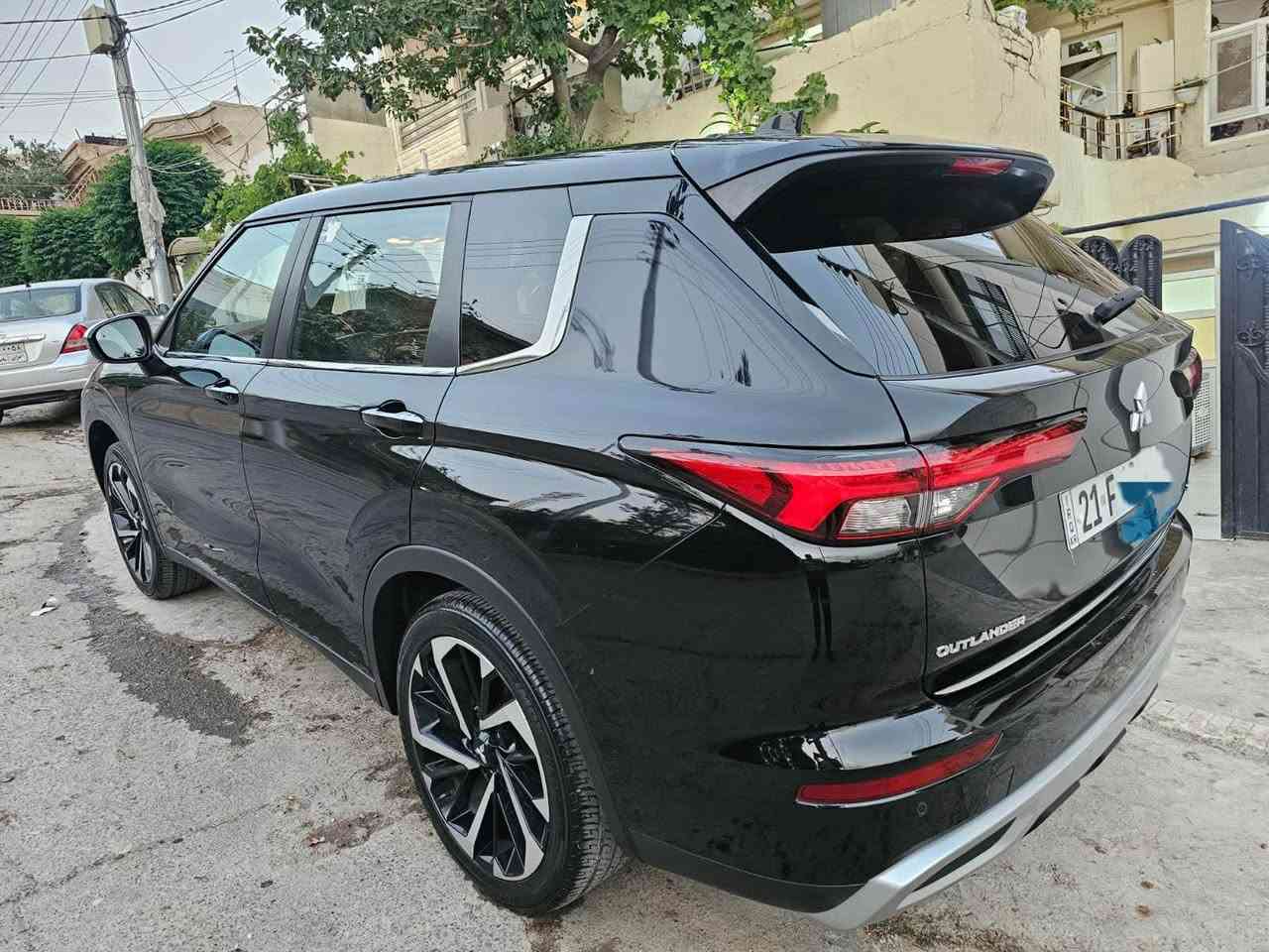 کلین تایتڵ قەترە بۆیاخی 2022 نیە بێ سارد بێ گۆڕاو   بێ ئێرباگ  هیچی نە تەقیوە 
4بستۆن مەکینە 2.5 ی مەرغوب
ڕەنگی ڕەشی مەلەکی
لایت ئۆتۆ و  لیدو زینۆن بلاجکتۆری تەم 
فڵچەی نیزامی قەترەو ئۆتۆ
. تایەو ویلی ٢٠ ئینج حاسەی تایە
کامل ڕادار پێش و دواو تەنیشت . ئاوێنە ڕادار و ئیشارەت.ڕاداری خەتی جادە .ڕاداری ناوچەی کوێر.حاسەی  پێشو دوا .auto stop  پێش و دوا.
 سیستمی mi pilot assist )
کۆنتڕۆڵ کردنی خێرای و هێڵی جادە)
کامل تەحەکوماتی  سوکان و پادڵ شەفت
وایەر لێس چارج گێڕ ماوس  پێنج مۆدی لێ خوڕین 
ئۆتۆ هۆڵدو برێک کارەبای 
 3ڕیز کوشن 7 نەفەری
 بەسمەو درگا بەسمە .کوشن جلدو شامواو  گەرم و کارەبای.
تەبرد 2 زۆن مەرکەزی
 5 کامێرە 360 دەرەجە.
شاشە گەورە (Android oto.apple car play).
سندوق شەفت وحاسە 
چەندین مواسەفاتی تر
228 گەڵاو معامەلەیکی کەم
*********** السليمانية, العراق
