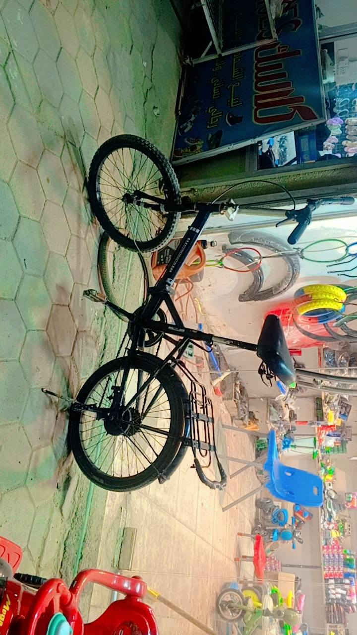 باسكل تكسي باله شغال 
مكاني داموك شارع عمارة كاضم عبيد
***********
