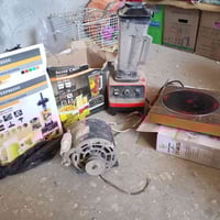 متاح خلاطين وطباخ كهربائي وماطور مبرده سرعتين كله شغاله وجديده بس مترو...