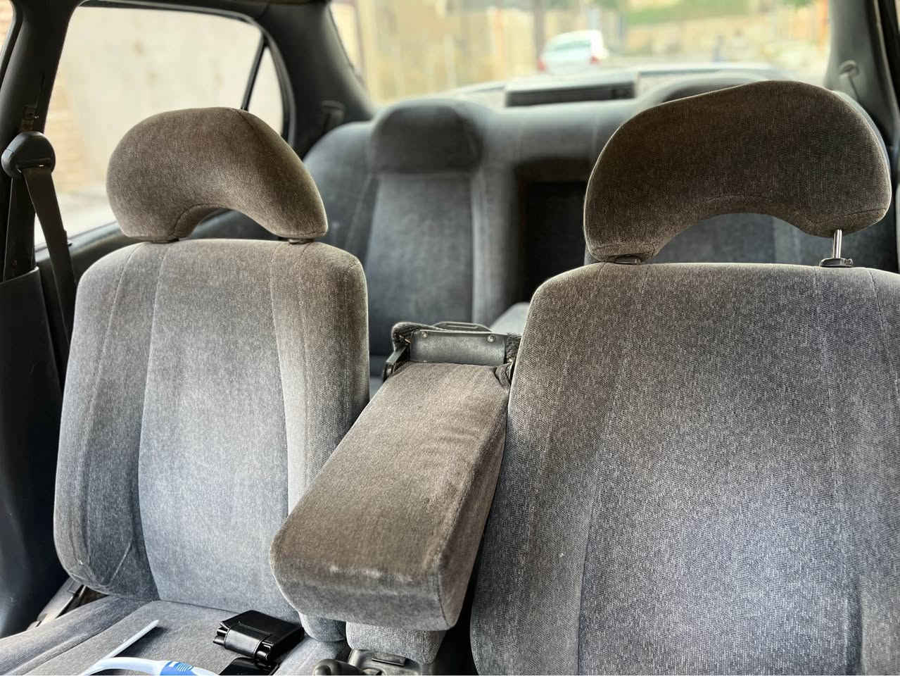 السلام عليكم
كورلا موديل ١٩٩٤ 
سيارة جاهزة تبريد وايرمنية حدادية كامل كير محرك شرط
لون نيلي السعر ٤٢ وبيها مجال
مكاني موصل الايسر
*********** Singapore
