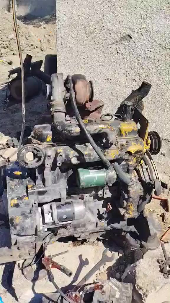 محرك جوندير حجم 106    4بستم برهم مولد ويرهم شفل لو حفاره جاهز مكان كربلا ***********
