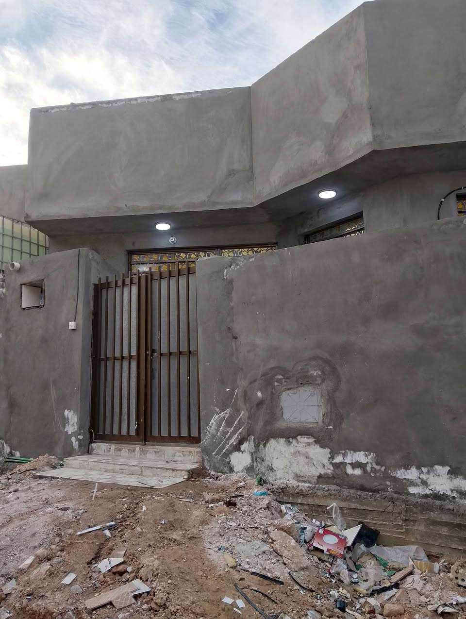 يالله بيت للبيع المساحه 120 م سند 25 اقرار محكمه بيت جديد كونكريت طابوق جمهوري كافه الخدمات الموقع كربلاء طوريج حي المستقبل خلف مدرسه المستقبل للاستفسار الاتصال ع الرقم  ***********
