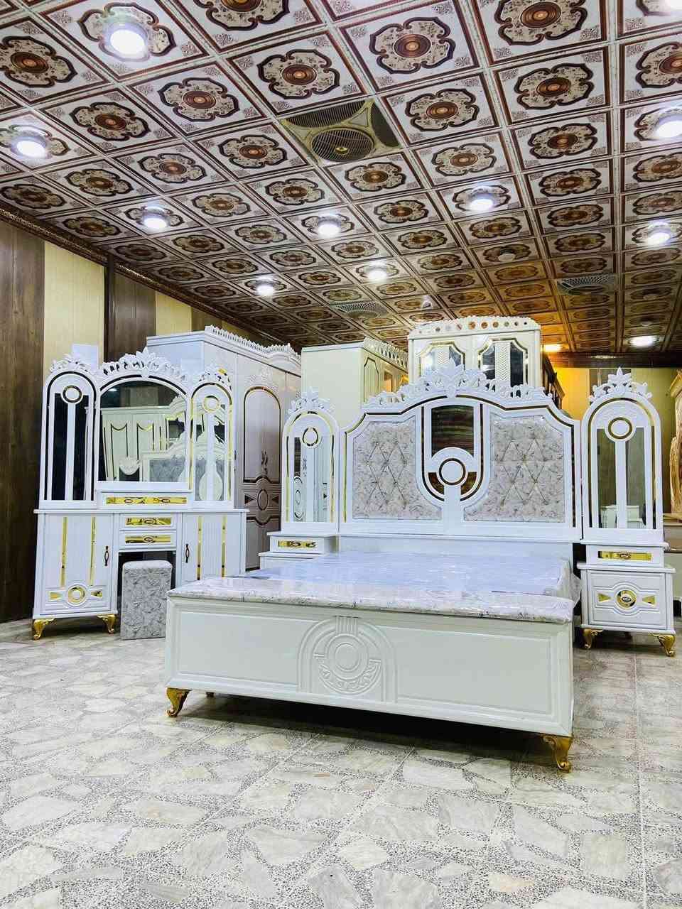 السلام عليكم  
معرض المشاهير للأثاث وغرف النوم 
غرفه نوم جديده
عراقيه بديكور إيطالي انتاج معملنا 
الغرفه 10 قطع خشب 100‎%‎ ثكيل جدا 
أسعارنا تنافسيه بسعر الجمله 😍

سعر الغرفه مليونين و 400 وبيها مجال بسيط
النقل والشد مجاني ✌🏻
للاستفسار 
التواصل ع الخاص 
او واتساب *********** Colombo, Sri Lanka
