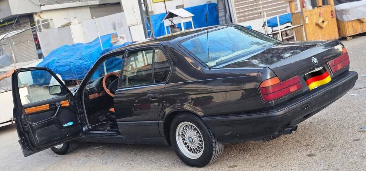 احلى وانظف بي ام دبليو E46 بالعراق موديل 1999
حجم المحرك 28 دجتل دبل فانوص
رقم بغداد جديد وهزه جديده وسنويه جديده 
السياره عليها تعمير وادامه كامله من صدر ومحرك وكير وكهربائيات وتبريد كله شغال 
تخم تاير ويل جديد سياره 
السياره مصبوغه عام وصبغها بحاله جيده جدا 
ضرر السياره في التاير الامامي وصار اكو تعديل بشاصي الامامي جه اليمين سياره معمره تعمير كامل وجاهزه هاي تفاصيلها وصورها 
للاستفسار ***********
