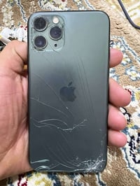 جهاز آيفون 11 برو الابيع بطاريه 74 جهاز ما مفتوح بس مكسور ضهر ذاكره 25...