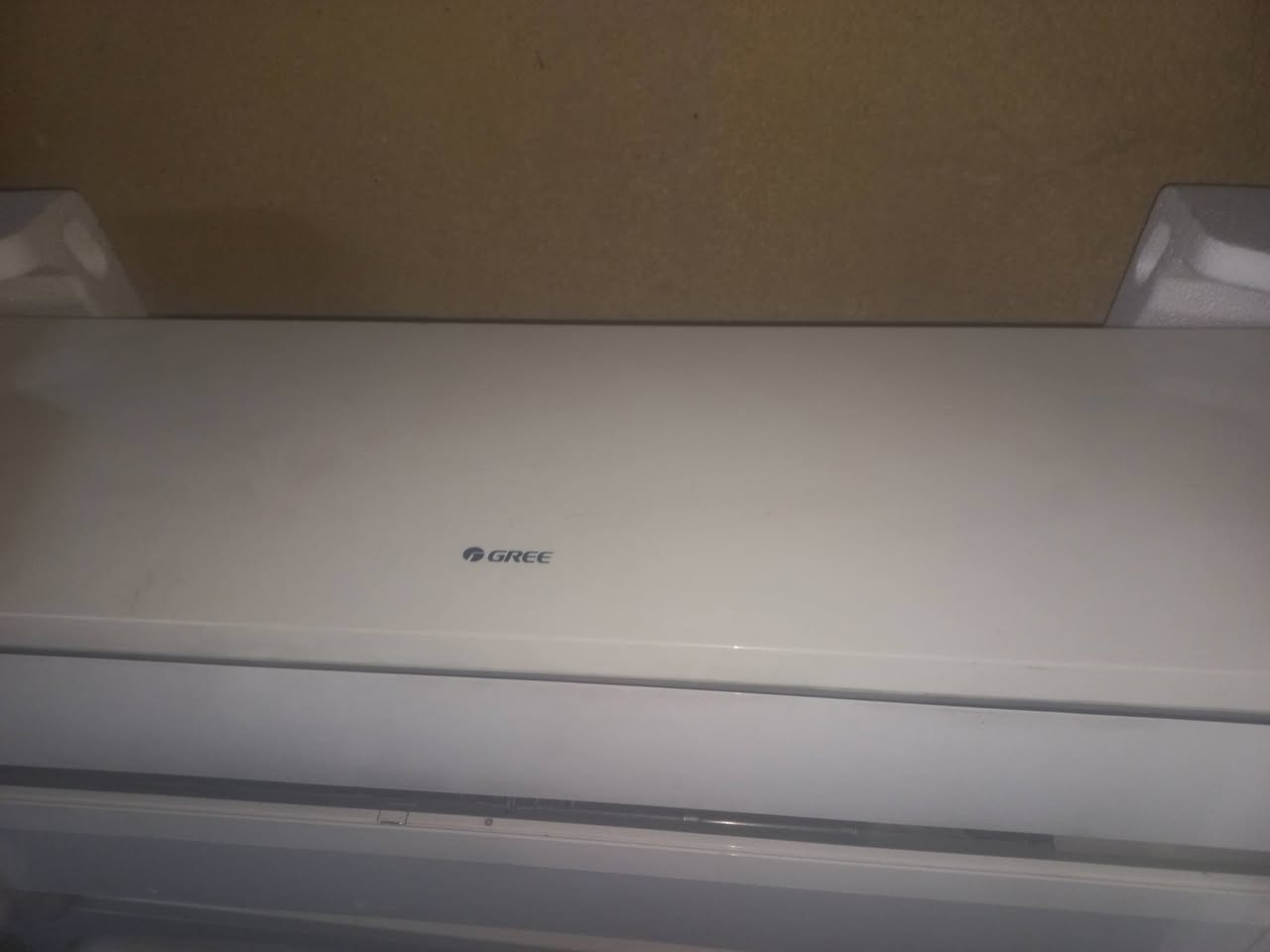سلام عليكم سبلت البيع طن وثلث انفيرتر شغال نضيف بي مشكله بصيطه يطلع بي هاذه الحرف E6 شويه ويرجع طبيعي ***********
سعر 175 بي مجال
