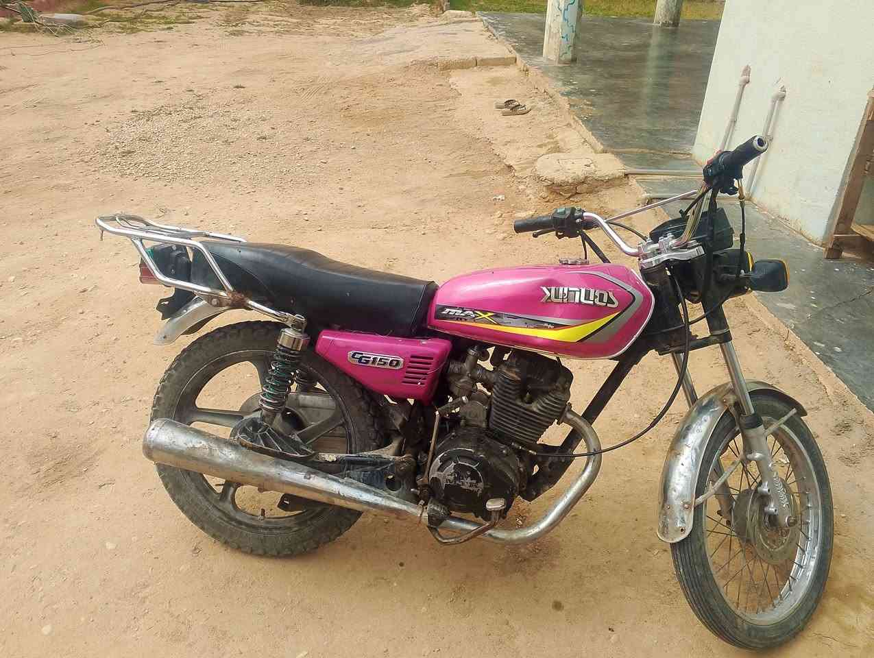 السلام عليكم دراجه للبيع المحركه مالته مال سايم *********** ادمن
