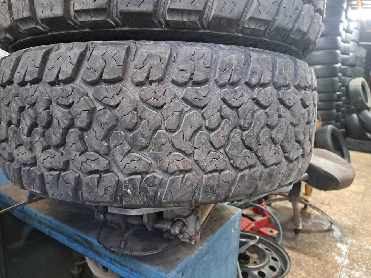 بعد اذن الادمن المحترم
جوز اطارات وكالة نخب النخب مكفول تاريخ 2025

المقاس 265.65.17 خالي من اية عيوب 

العنوان عمان القويسمة مقابل الشركة العالمية للقطع السيارات .https://www.facebook.com/share/g/1HfHWwLKP4/

0796792397 ابوعدي .


**إذا كنت صاحب هذا الإعلان وتريد حذفه لأي سبب، رجاءا أرسل رسالة إلى الدعم الفني**