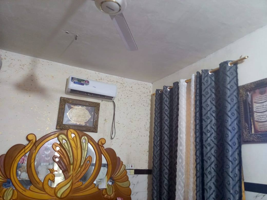 بيت للبيع مساحه 125م طابو زراعي سند 25م بدور الصحه الاولى قريب على سده الجنابين قريب  على شارع عام سعر125بي مجال خدمات كامله رقم *********** واتساب  طابقين بناء طابوك 4غرفه واستقبال وترك ومطبخ منو ر وساحه درج وحمام موافق خارجي
