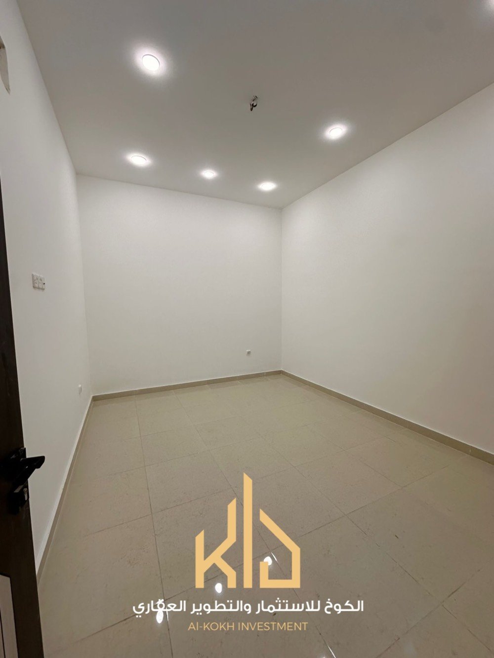 للايجار في السيديه شقق مودرن غير مكسونات سابقا☑️

كل شقه تحتوي ع غرفتين نوم وصاله ومطبخ وخدمات ومنور 

الطابق الارضي ب800 الف قفل☑️
الطابق الثاني ب700 الف قفل ☑️

الموقع قرب التجاري📍
للاستفسار ***********
الكوخ للتطوير العقاري