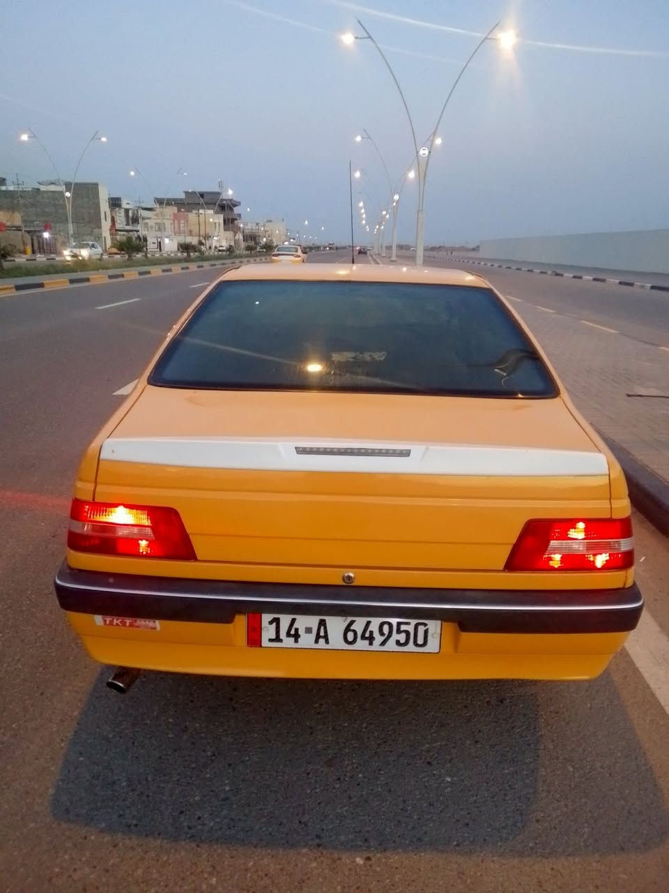 سلام عليكم سياره بيجو ربعميه وخمسه سياره نضيفه 
موديل 16 تبريد تدفه كل شقال بيه كير بكينه  خير من الله علوان البصره كرمت علي ابو صخير  سعر 35 
***********
