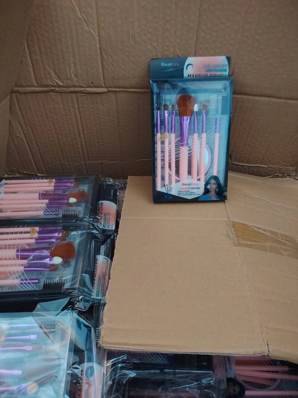 ب١٩ الف فقط مجموعة الجمال المتكاملة وصلت! 🌸
كل ما تحتاجينه لإطلالة أنيقة في مجموعة واحدة 💄✨
✅ باليت ظلال بألوان جذابة
✅ ماسكارا لإبراز جمال الرموش
✅ أقلام تحديد شفاه ثابتة
✅ فرش مكياج ناعمة وعملية
✅ جودة ممتازة وسعر منافس
💰 متوفر نقدًا وبالتقسيط استلمي منتجاتك بسهولة وبأقساط مريحة.
🚚 توصيل سريع إلى جميع محافظات العراق.  واتساب 
https://wa.me/+9647750393316
📲 للطلب والاستفسار: واتساب: ***********
🛒 رابط المتجر: https://app.gini.iq/deeplink/imad_al_attafi⁠
✨ الكمية محدودة، احجزي مجموعتك الآن قبل نفادها!
