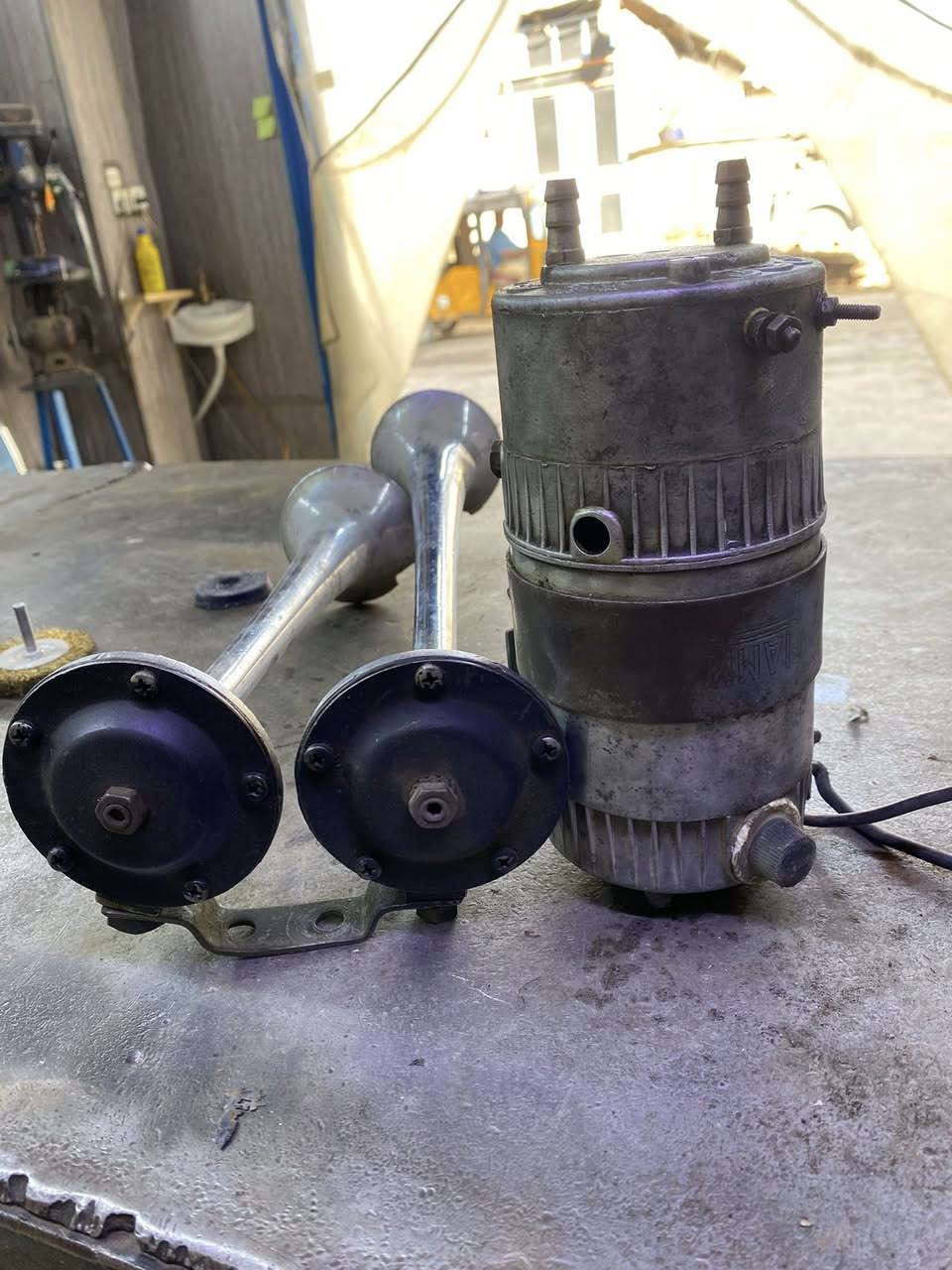 سلام عليكم
براد فيام ايطالي ماطور جبير بلادي ما محور سلف 
***********
