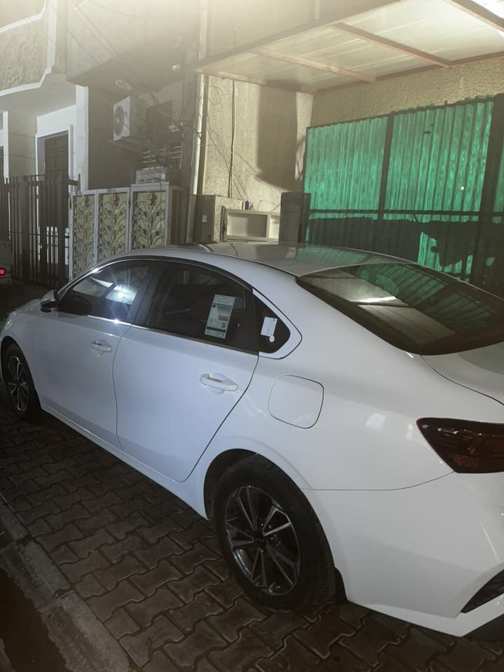 كيا سيراتو موديل 2024 خليجي محرك 2000. فول مواصفات
ضمان الشركه الدوليه ماشيه 31 الف بيها جاملغ خلفي وباب خلفي مبدل والجهه الثانيه ربع جاملغ خلفي 
السبير منازل والسياره مآخذها زيرو على ايدي برغي واحد ممفتوح بيها سعرها 163 والسياره باسمي. 
بغداد حي القاهره 
***********
