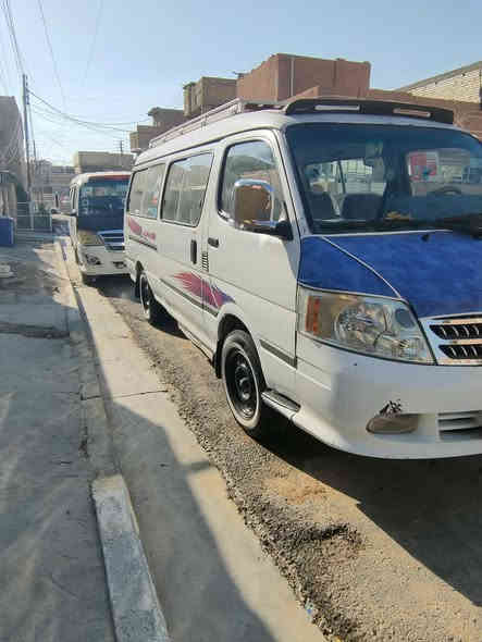 سيارة فتون ٢٠٠٩ بيه مكينة بطه كير اوتماتيك  سيارة خير من الله بس ضاربة كاسكيت  

*********** رقمي
