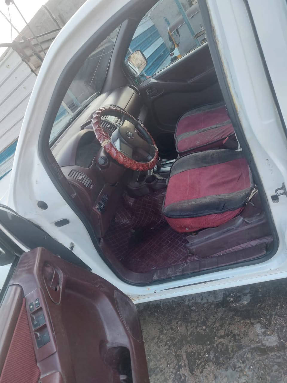 سلام عليكم بيكم نيفاره موديل ٩ للبيع   بيكم أربيل تحويل وكاله موجود مكينه ففتي كير اتمتيك@ كهرباء كله شغاله بس هورن مايشتغل تراي للبصره حداديه جديده السياره مابيه نقص فقط التبريد عايزه راتيتر الكمريسر يشتغل سياره جاهزه وتجي تفحص السعر 65 وبيها مجال مكان بغداد الشعب رقم، ***********
