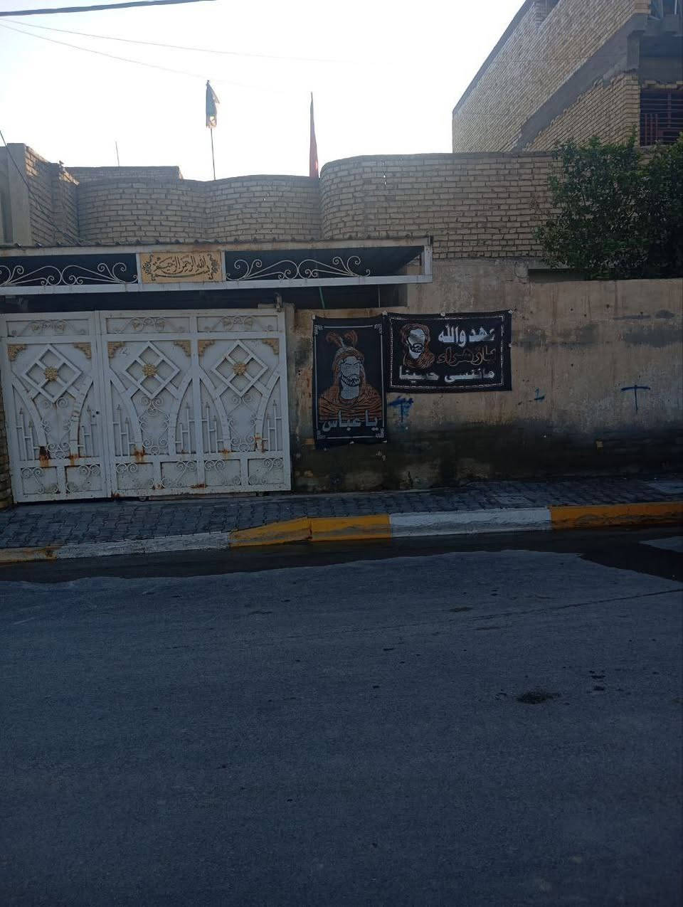 بيت للبيع مساحه ٢٠٠ مكان راقي منطقة التأميم للاستفسار الاتصال على الرقم ***********
